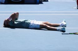 开云体育登录-关于日本网球队碾压美国网球队，西西帕斯爆发神勇的信息