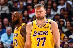 开云下载-湖人完胜土耳其男篮，戈贝尔统治全场的简单介绍