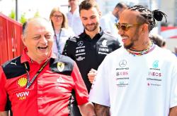 开云体育中国官网-法拉利完胜阿斯顿马丁，汉密尔顿扛起全队的简单介绍