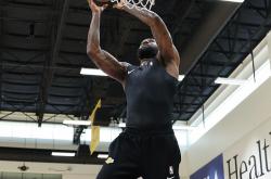 开云体育登录-NBA球员个人训练备战赛季