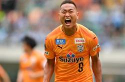 开云体育-卫冕冠军摆脱颓势，成功反弹，强势回归