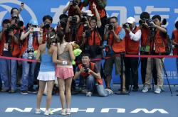 开云在线直播-运动员们在场上尽展风采，为观众带来精彩