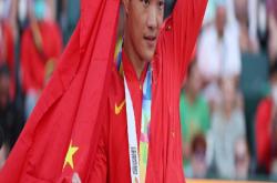 开云体育官网-关于田径选手破纪录，取得历史性胜利的信息