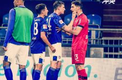 开云体育官方网站-沙尔克队员全力以赴实现背靠背胜利