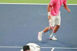 开云体育在线-意大利网球队轻取英国网球队，费德勒一己之力扛起全队的简单介绍