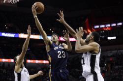 开云平台-马刺绝杀骑士，王哲林扛起全队