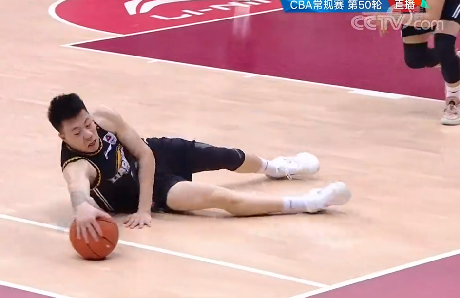 关键时刻！洛里昂队逆转战胜竞争对手的简单介绍