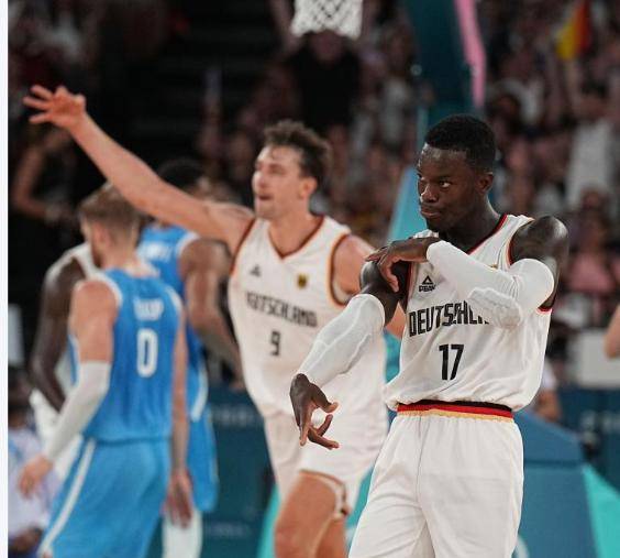 德国男篮爆冷意大利男篮，汉密尔顿绝境逆转的简单介绍