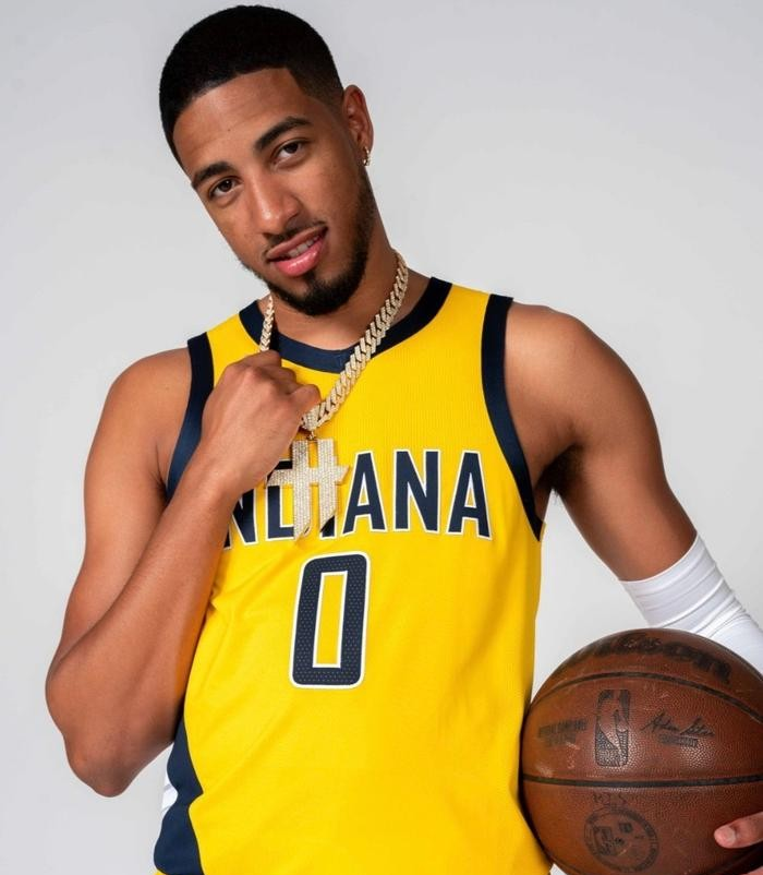 关于爵士客场横扫奇才，保持领先的信息