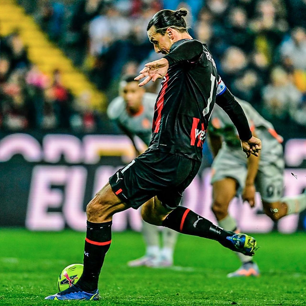 AC米兰客场大胜，继续豪取三分