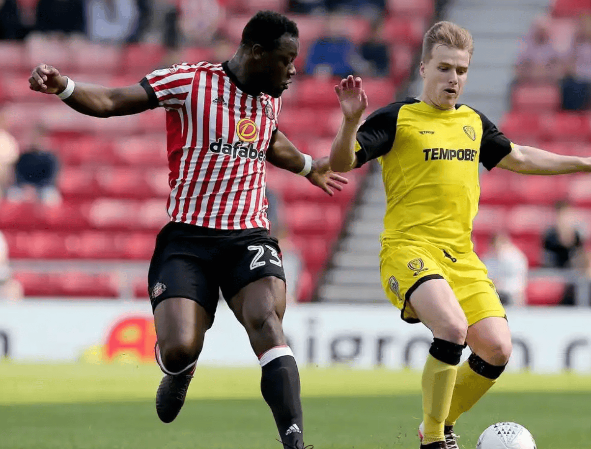 包含伯恩茅斯客场击败纽卡斯尔，取得关键胜利的词条