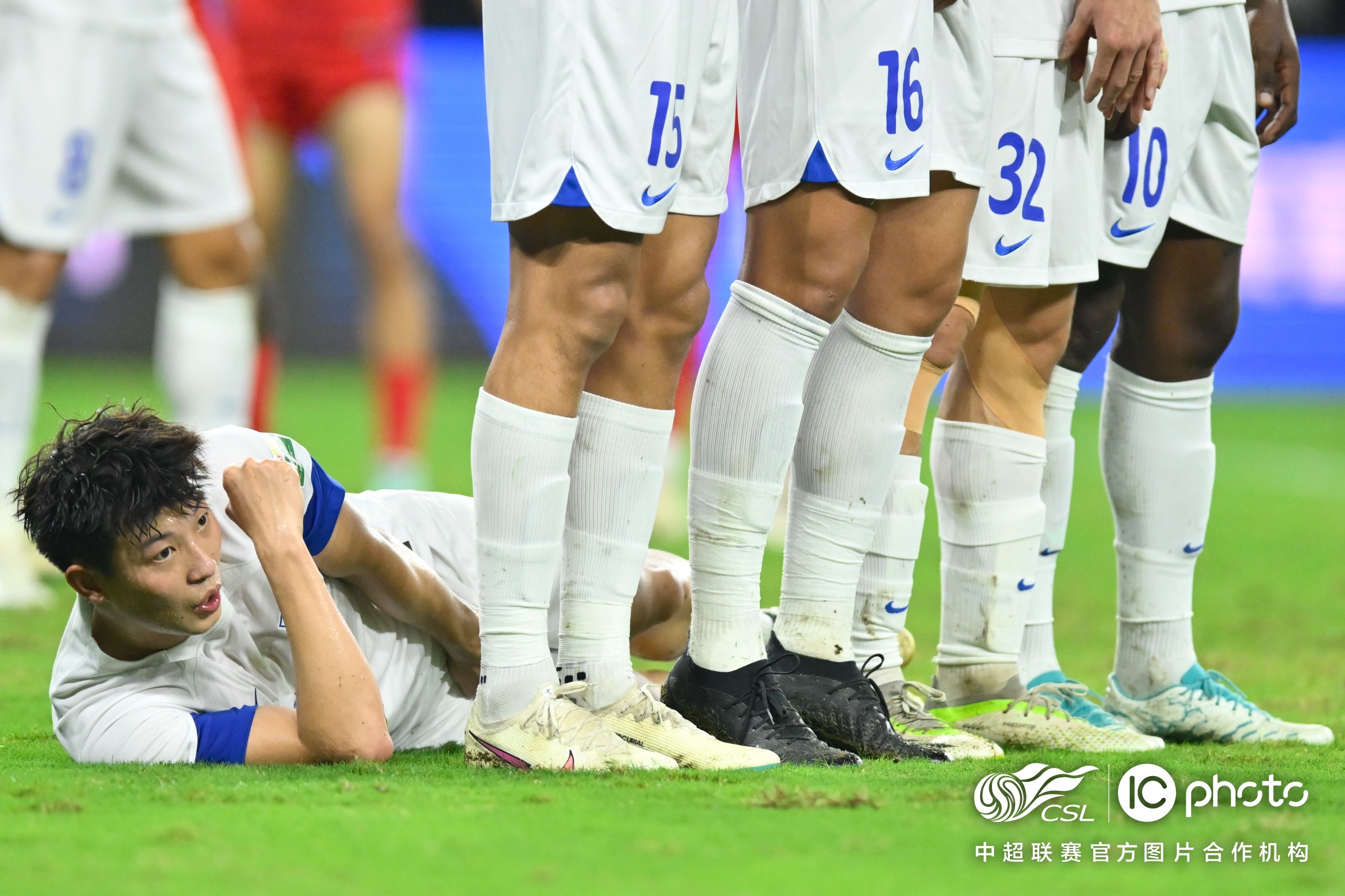 关于出色的守门员扑救，挽救球队千钧一发的成绩的信息