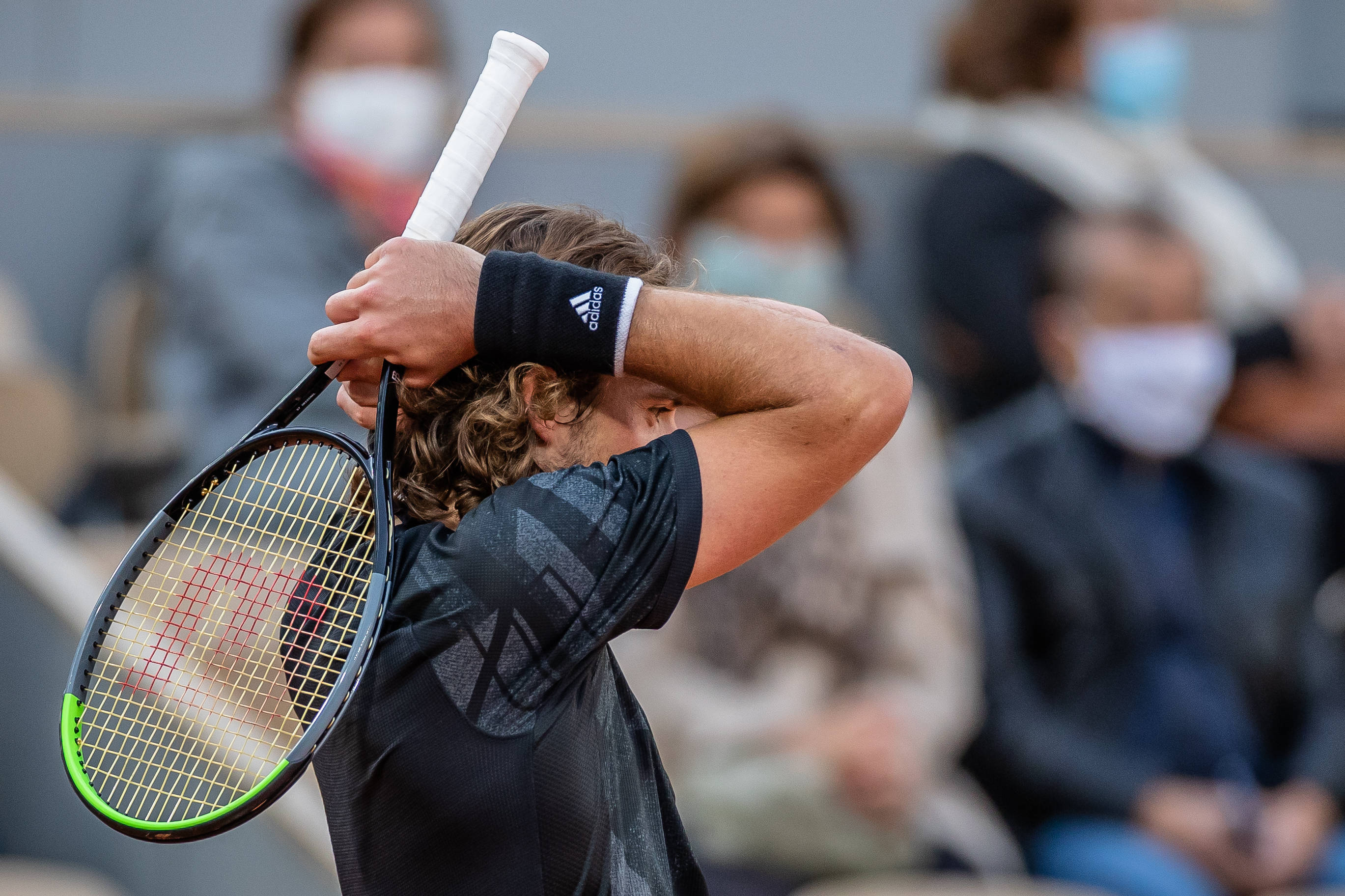 德国网球队横扫法国网球队，西西帕斯送出助攻的简单介绍