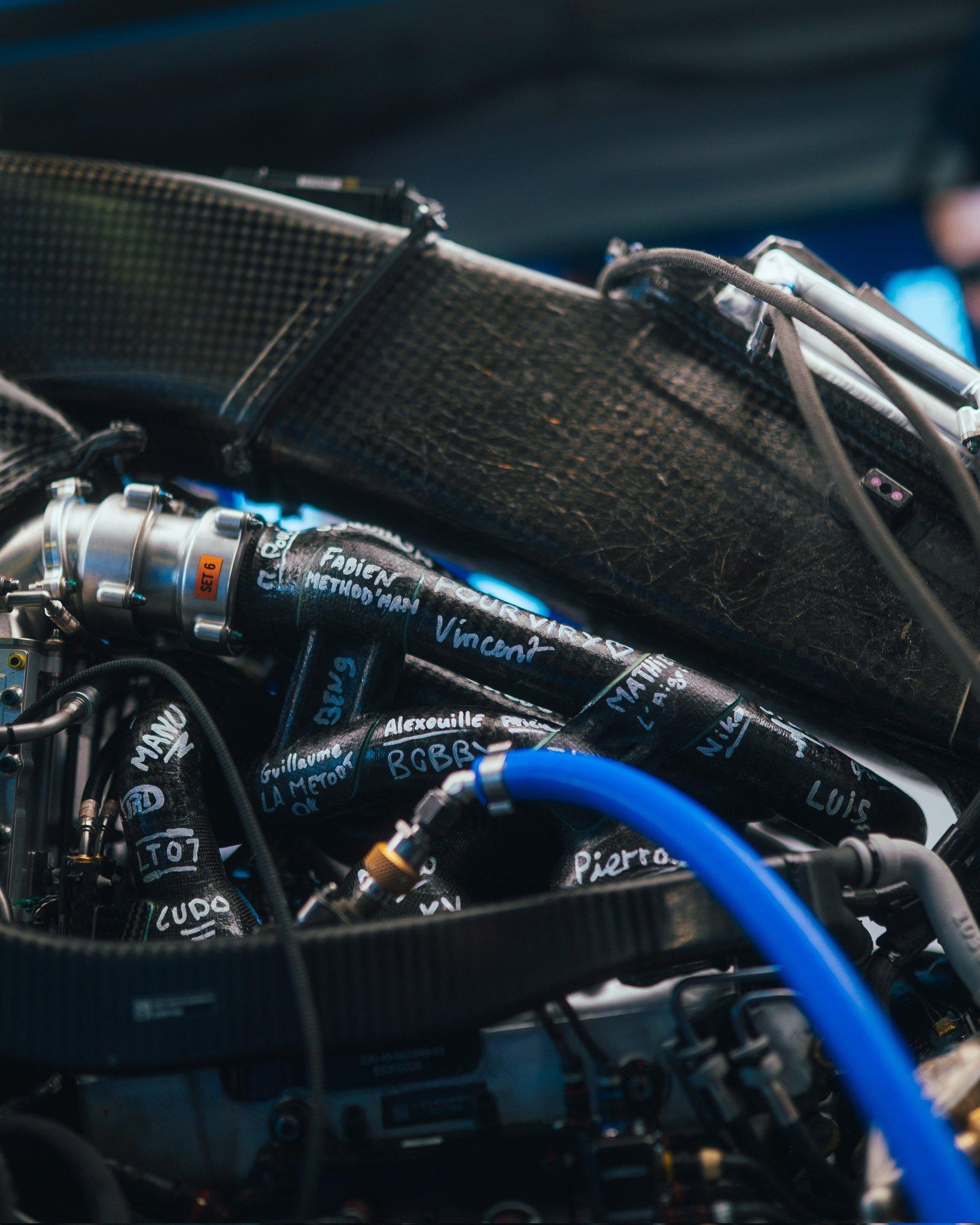 索伯车队翻盘雷诺车队，拉塞尔统治全场的简单介绍