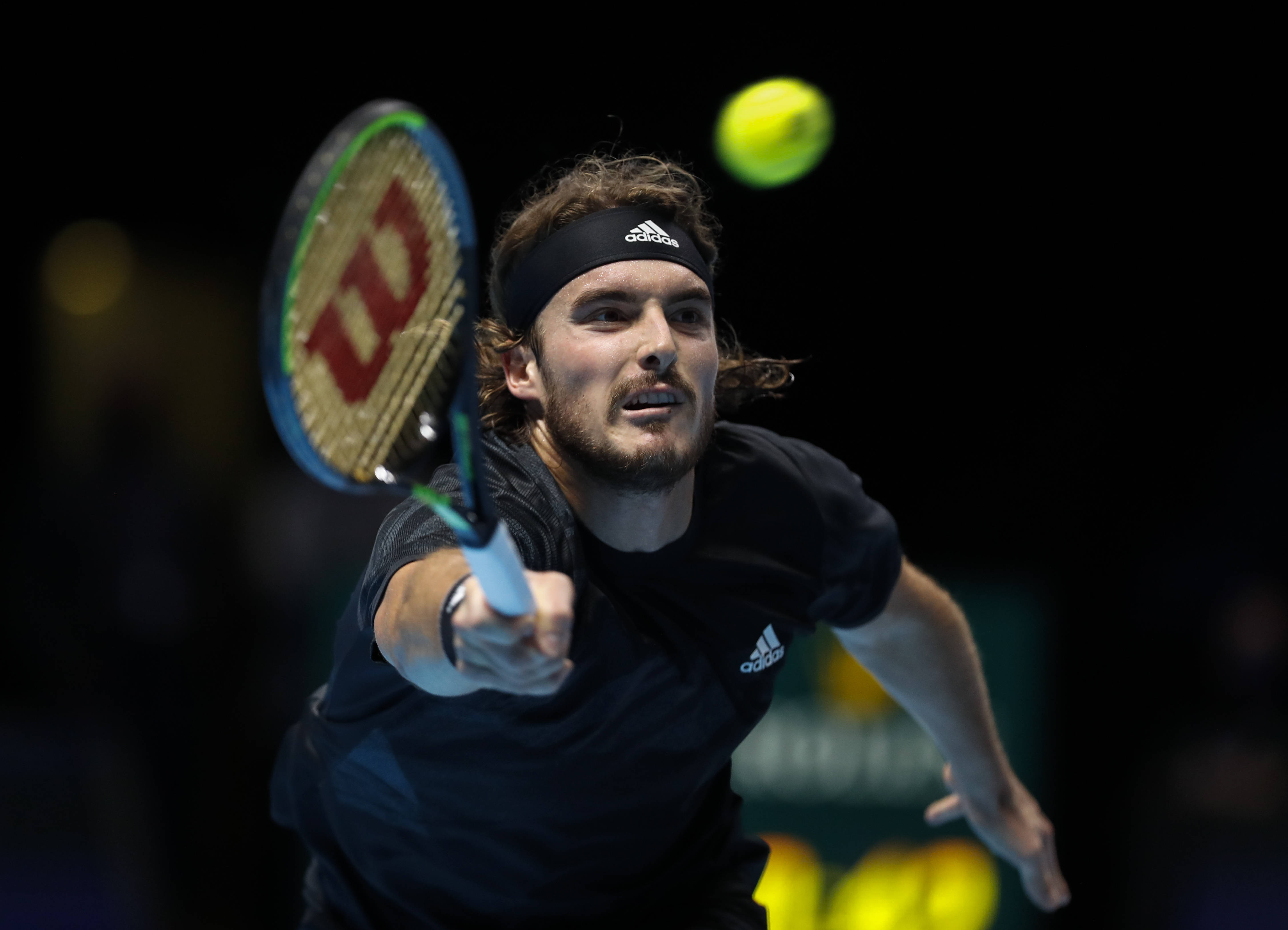 关于德国网球队鏖战世界网球队,西西帕斯统治全场的信息 关于德国网球队鏖战世界网球队,西西帕斯统治全场的信息