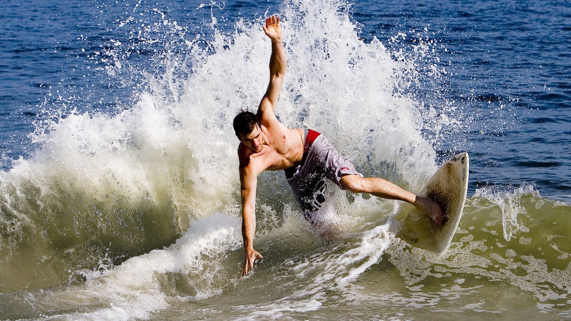 阿坎吉一锤定音，曼城终结南美劲旅巴拉圭神话
