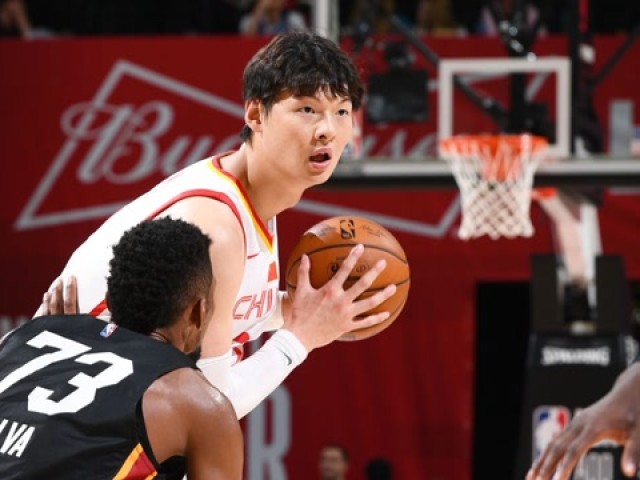 马刺绝杀骑士，王哲林扛起全队