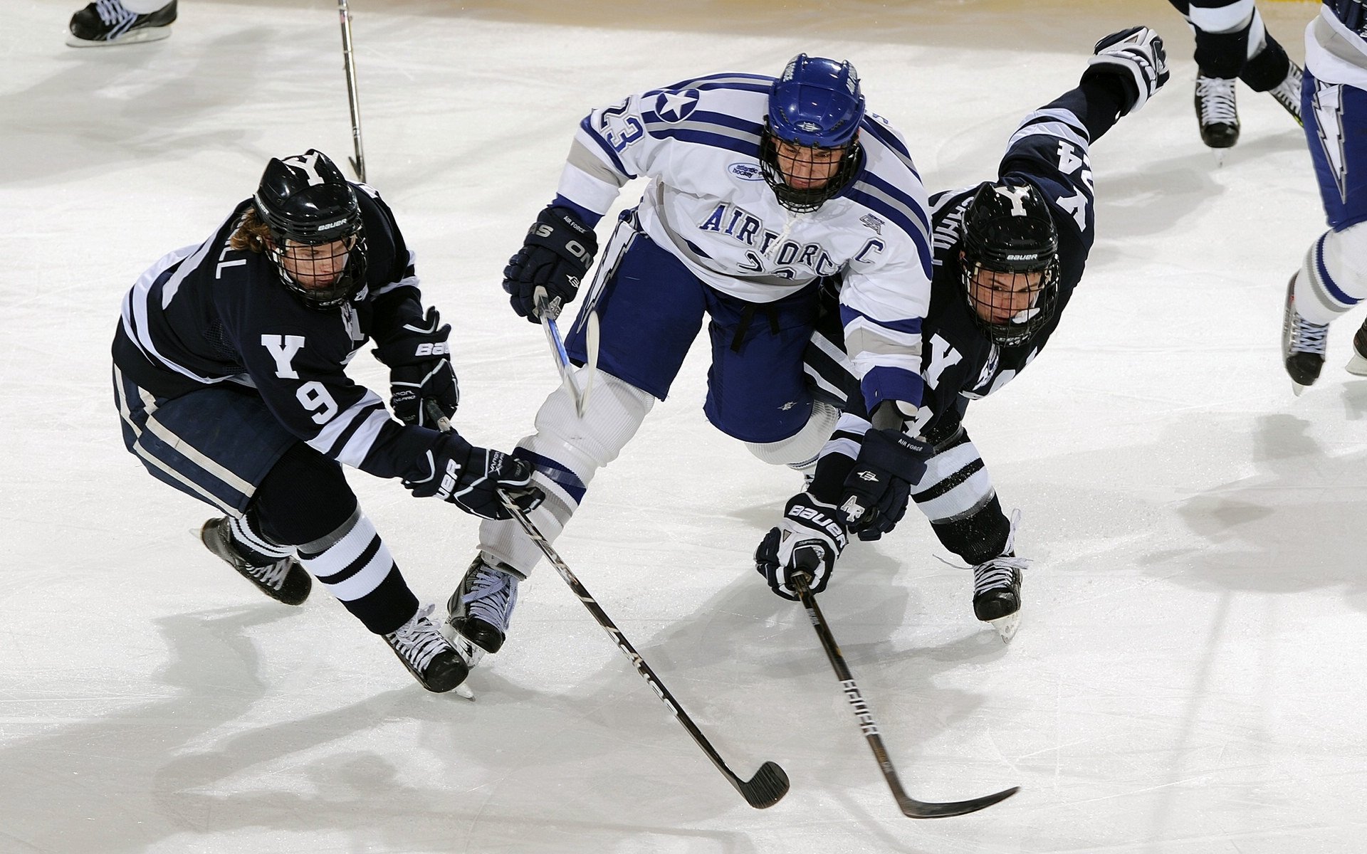 北欧风暴与英伦魔法，当瑞典冲垮西班牙，贝林厄姆在德甲战场完成加冕