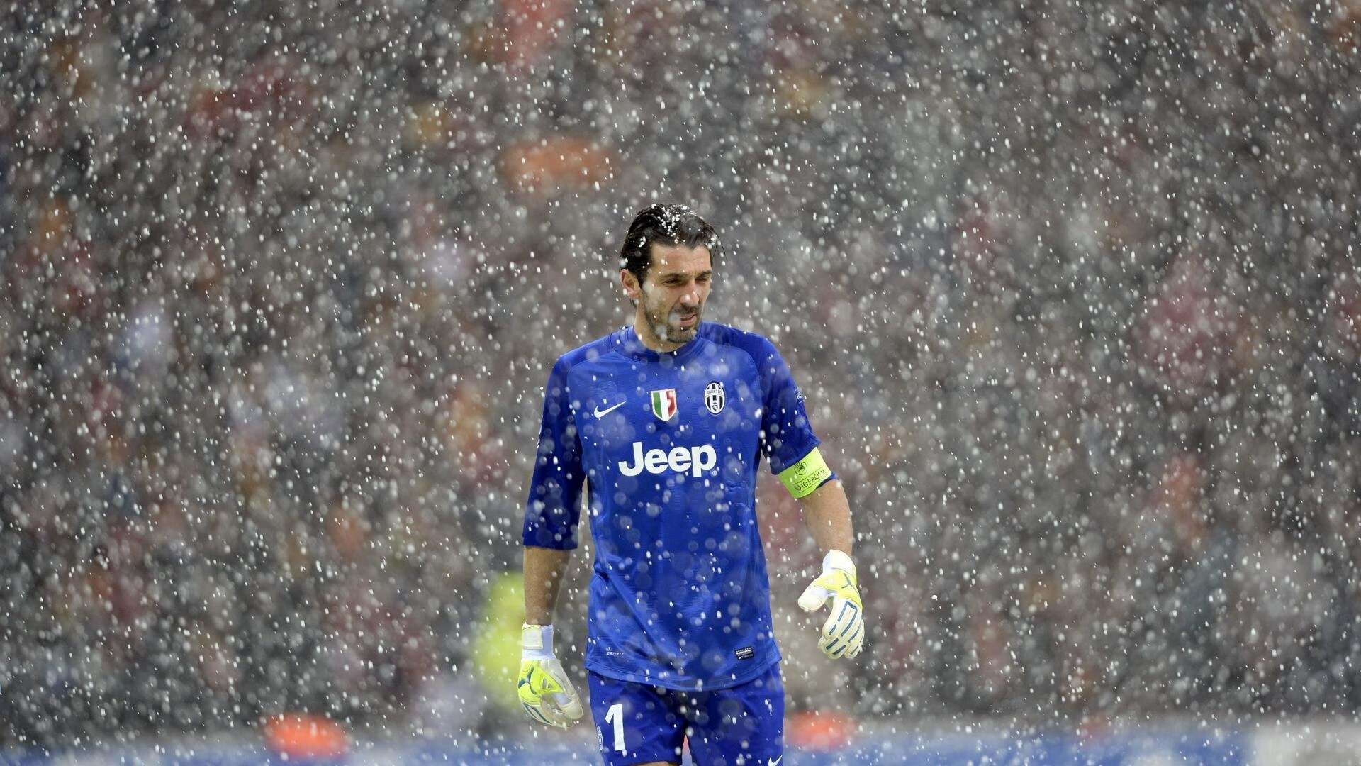 福登独挑大梁,勒沃库森鏖战塞维利亚展现欧冠血性